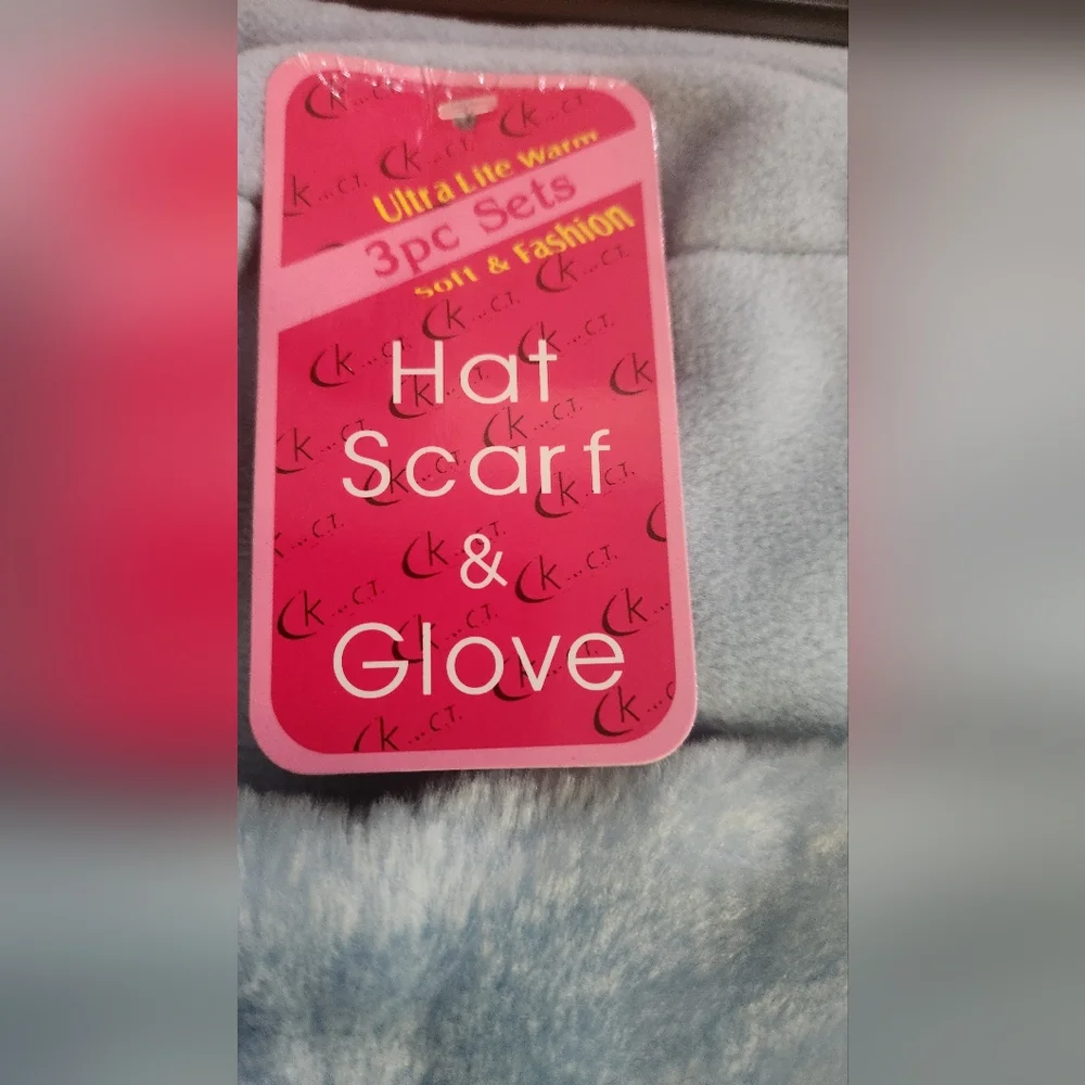Ultra Lite Warm 3pc Blue Scarf, Hat, and Glove Set - Picture 4 of 6